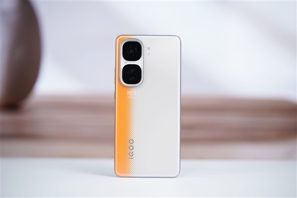 年中最强3K档性能机！iQOO Neo10 Pro+跑分破331万：直追安卓第一