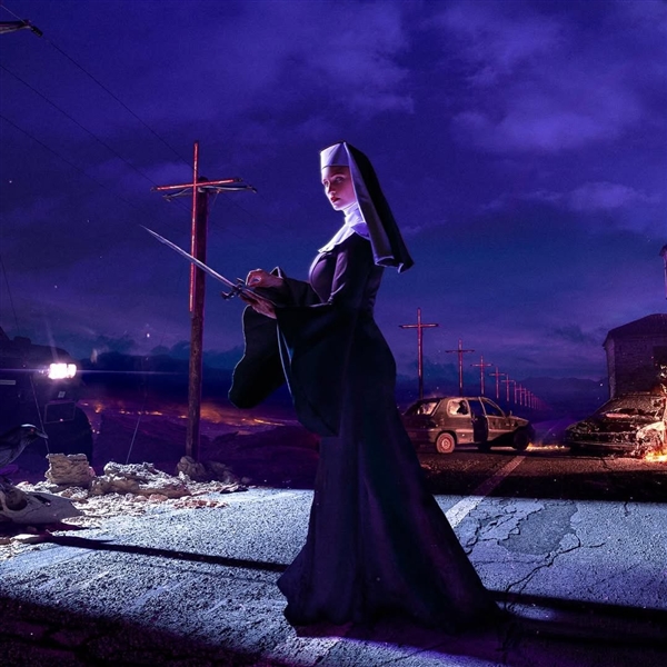 美国小姐姐Cos《黑暗之魂3》防火女 身材很吸睛