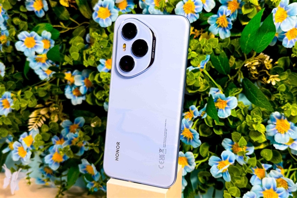 荣耀400系列中国版本为特供加强版：配置大升级