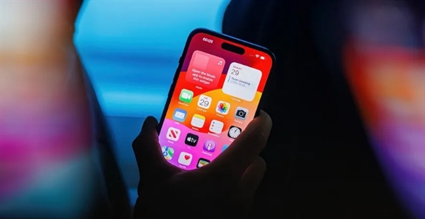 苹果终于不挤牙膏了！20周年新款iPhone大曝光：几乎全玻璃、曲面环绕屏设计