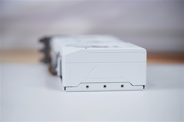 碾压RTX 5060 Ti！蓝宝石RX 9070 GRE GAMING OC 12GB DUAL显卡图赏