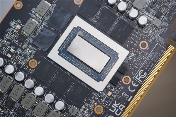 碾压RTX 5060 Ti！蓝宝石RX 9070 GRE GAMING OC 12GB DUAL显卡图赏