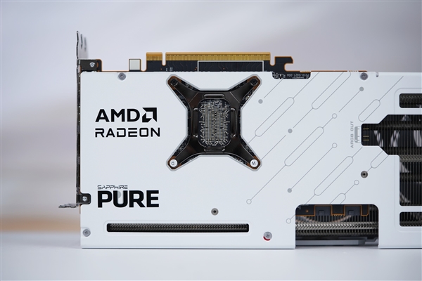 碾压RTX 5060 Ti！蓝宝石RX 9070 GRE GAMING OC 12GB DUAL显卡图赏