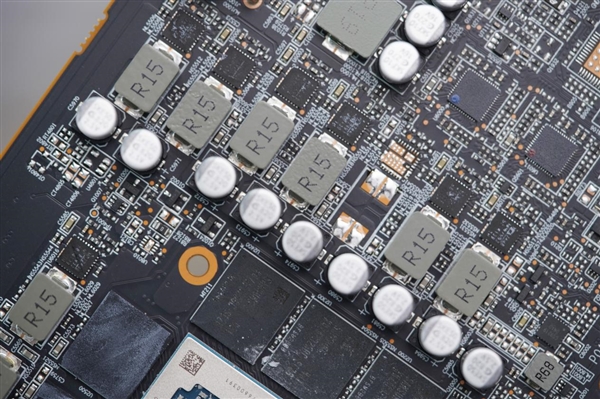 碾压RTX 5060 Ti！蓝宝石RX 9070 GRE GAMING OC 12GB DUAL显卡图赏