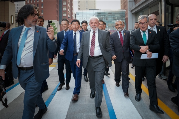 巴西总统亲自体验魏牌全新高山车型 长城魏建军陪同接待