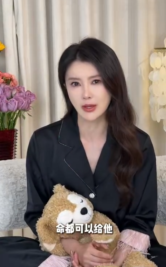 甘薇回应与贾跃亭离婚：否认拿40亿 分开因丧偶式婚姻