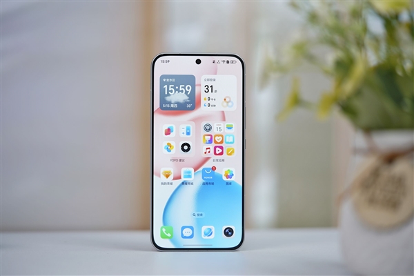 旷野舷窗镜头很独特！荣耀400 PRO揽月银图赏