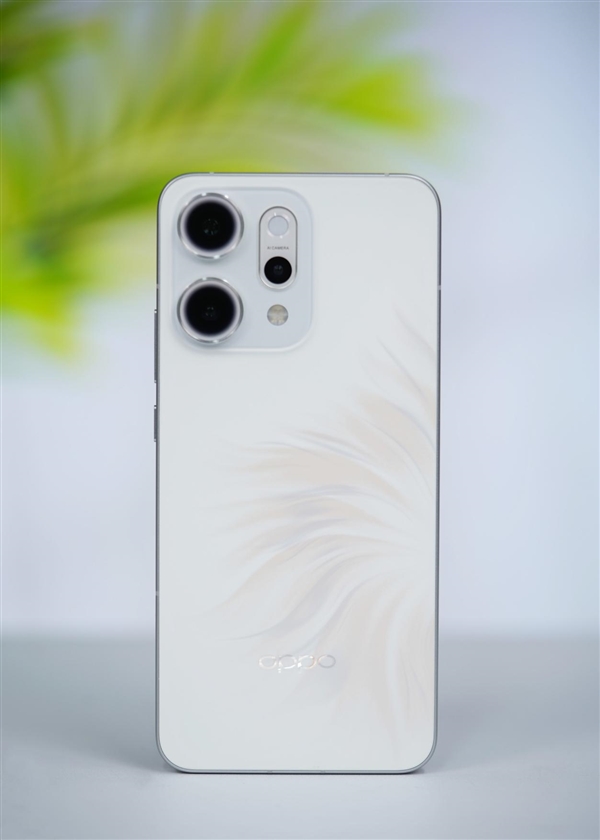 幻彩鱼尾吸睛！OPPO Reno14 Pro人鱼姬图赏