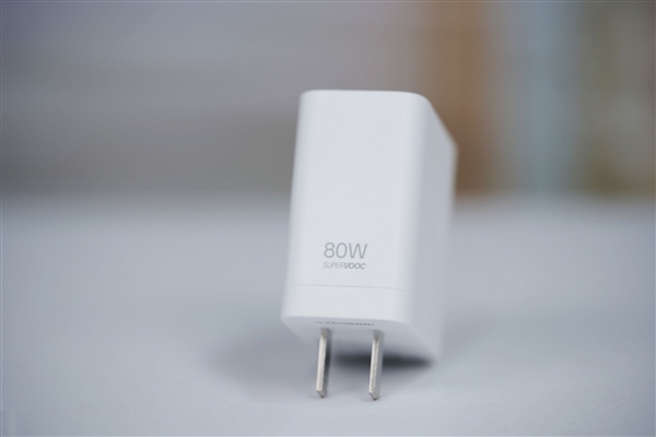 幻彩鱼尾吸睛！OPPO Reno14 Pro人鱼姬图赏