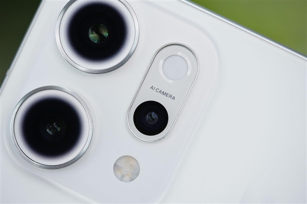 幻彩鱼尾吸睛！OPPO Reno14 Pro人鱼姬图赏