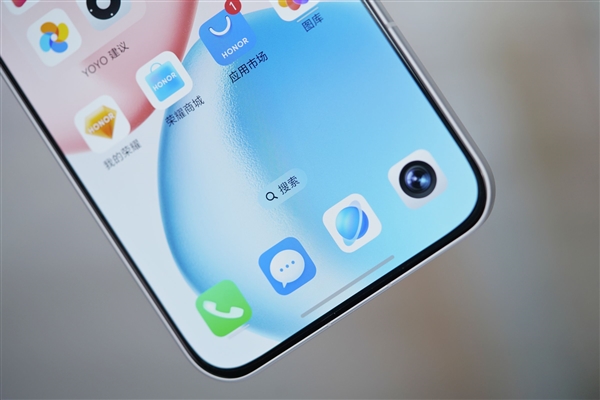 旷野舷窗镜头很独特！荣耀400 PRO揽月银图赏