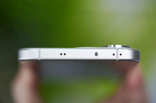 幻彩鱼尾吸睛！OPPO Reno14 Pro人鱼姬图赏