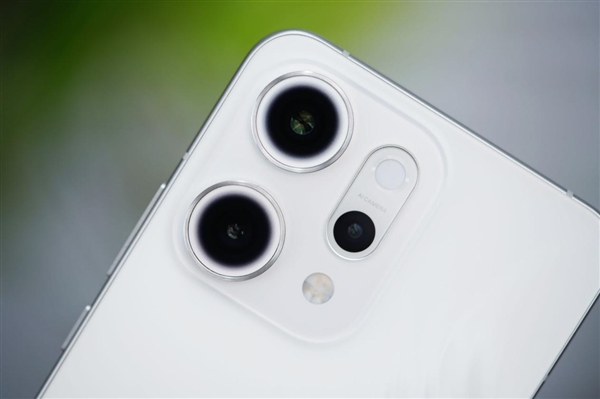 幻彩鱼尾吸睛！OPPO Reno14 Pro人鱼姬图赏