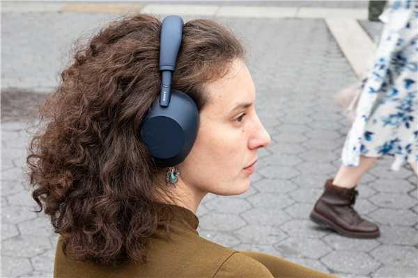 索尼最强降噪耳机WH-1000XM6正式发布！售价超3200元、回归可折叠