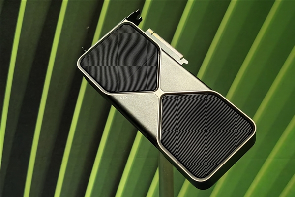 曝英伟达RTX 5090D重新在国内上市：显存又被缩减 还是16999元