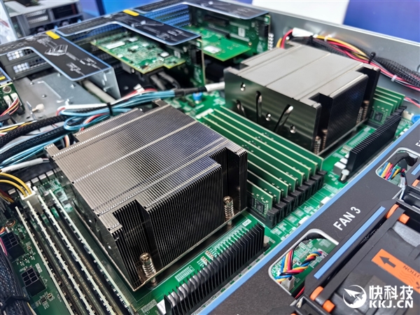 龙芯生态大规模落地郑州航空港!信创、AI双拳出击