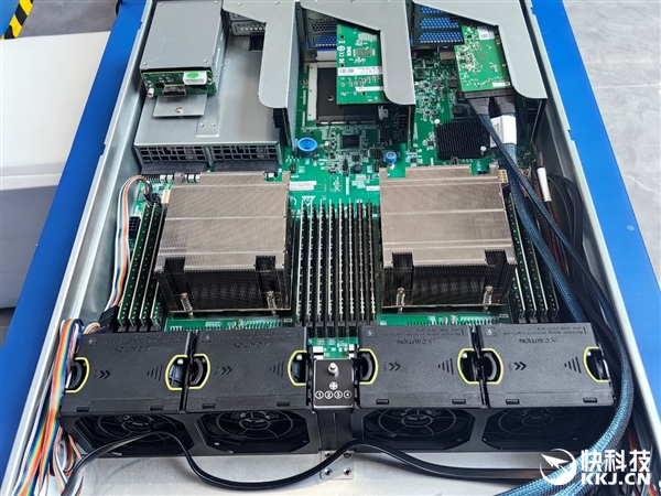 龙芯生态大规模落地郑州航空港!信创、AI双拳出击