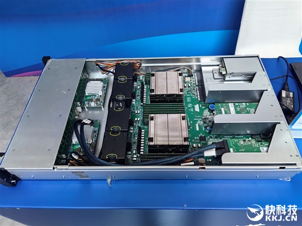 龙芯生态大规模落地郑州航空港!信创、AI双拳出击