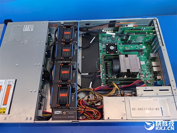 龙芯生态大规模落地郑州航空港!信创、AI双拳出击