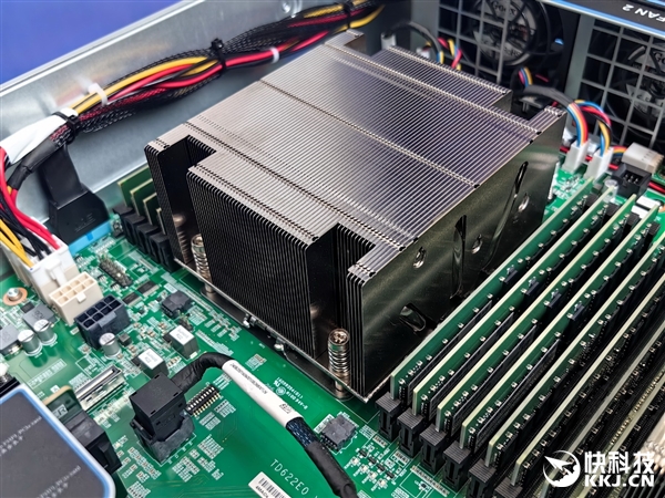 龙芯生态大规模落地郑州航空港!信创、AI双拳出击