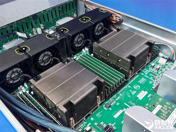 龙芯生态大规模落地郑州航空港!信创、AI双拳出击