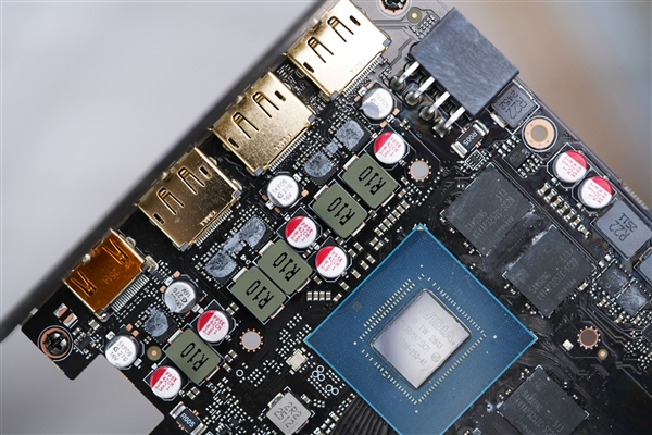 技嘉新甜点卡！小雕AORUS RTX 5060 ELITE 8GB显卡图赏