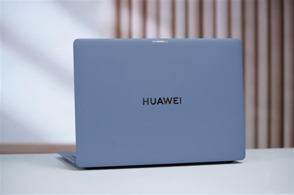 970克极致轻巧！华为MateBook Pro首款鸿蒙PC图赏