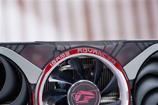 再续引力之环！七彩虹iGame RTX 5060 Adavanced OC显卡图赏