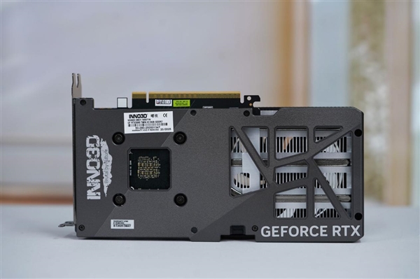 小巧双槽设计 映众RTX 5060曜夜显卡图赏