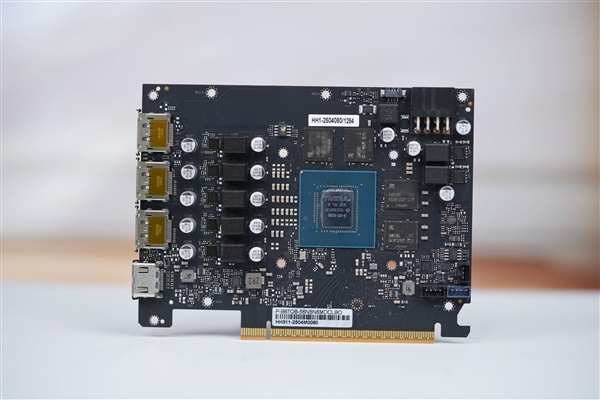 特大双风扇！耕升RTX 5060暴风OC显卡图赏