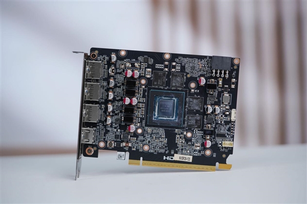 珠光变彩鲜明活泼！索泰RTX 5060 XGAMING OC显卡图赏