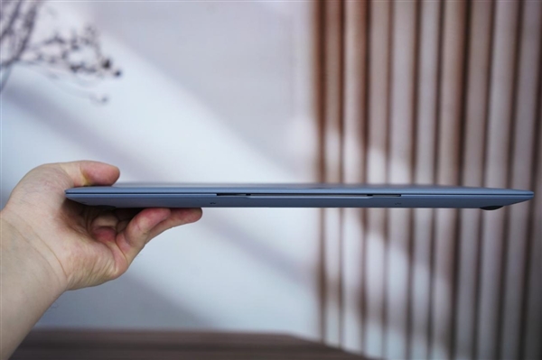 970克极致轻巧！华为MateBook Pro首款鸿蒙PC图赏