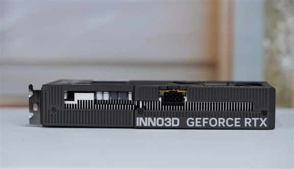 小巧双槽设计 映众RTX 5060曜夜显卡图赏