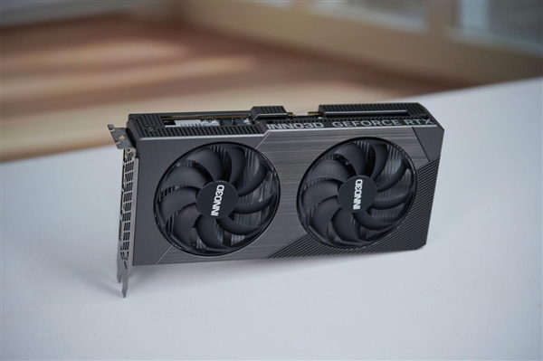 小巧双槽设计 映众RTX 5060曜夜显卡图赏