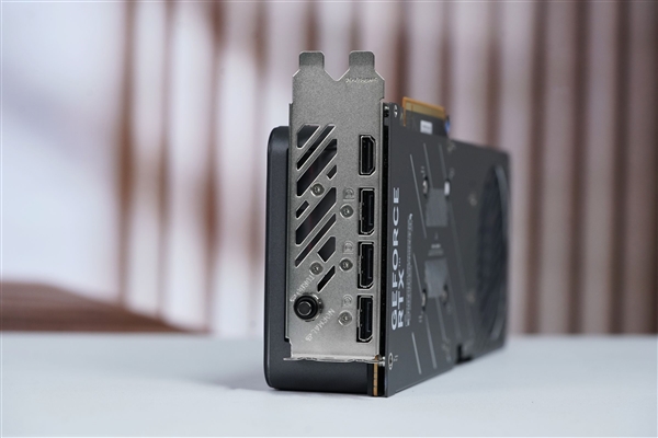 再续引力之环！七彩虹iGame RTX 5060 Adavanced OC显卡图赏