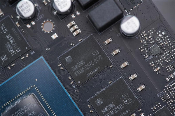 特大双风扇！耕升RTX 5060暴风OC显卡图赏