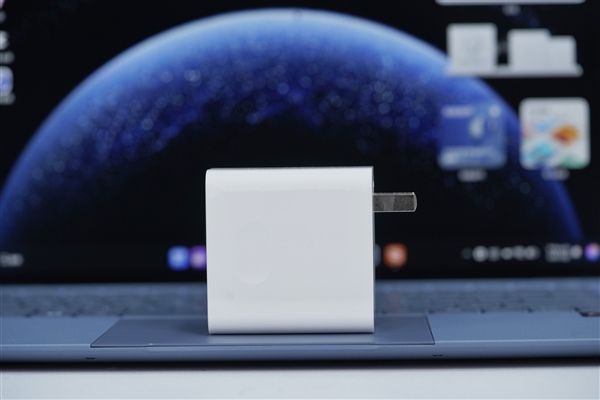 970克极致轻巧！华为MateBook Pro首款鸿蒙PC图赏