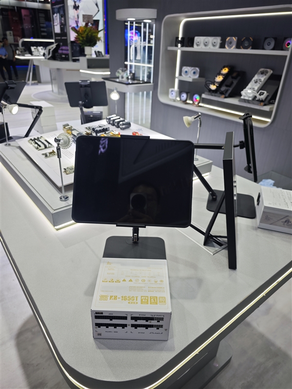 少见的3200W电源、ARGB发光风扇：鑫谷一大波新品明天台北电脑展亮相！