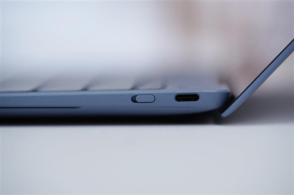 970克极致轻巧！华为MateBook Pro首款鸿蒙PC图赏