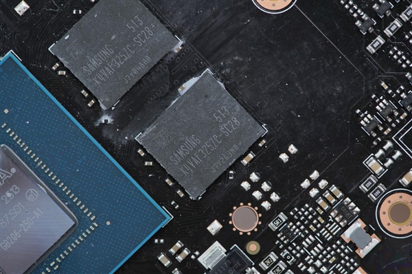 技嘉新甜点卡！小雕AORUS RTX 5060 ELITE 8GB显卡图赏