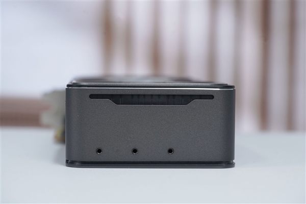 再续引力之环！七彩虹iGame RTX 5060 Adavanced OC显卡图赏