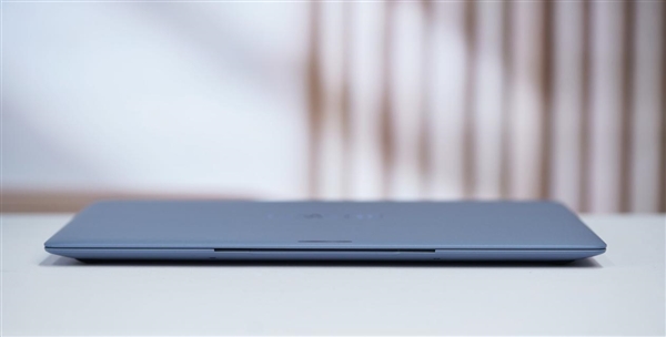 970克极致轻巧！华为MateBook Pro首款鸿蒙PC图赏