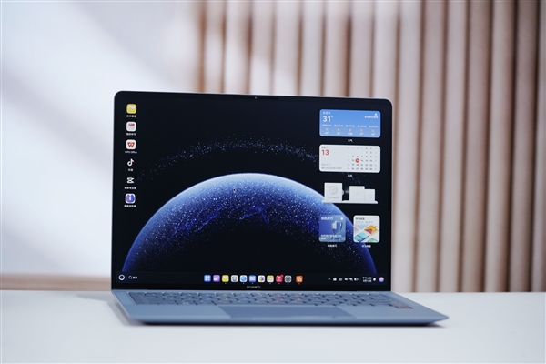 970克极致轻巧！华为MateBook Pro首款鸿蒙PC图赏
