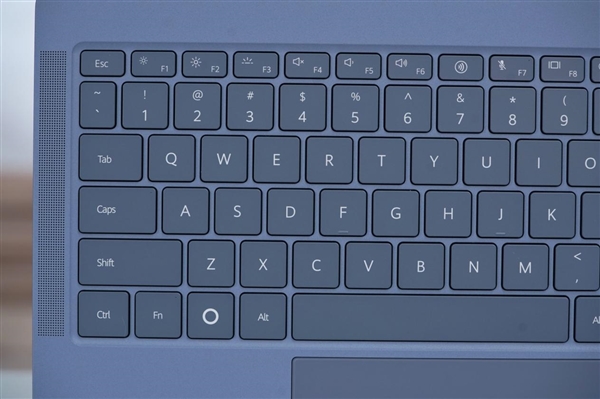 970克极致轻巧！华为MateBook Pro首款鸿蒙PC图赏