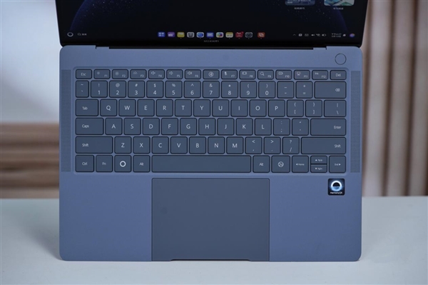 970克极致轻巧！华为MateBook Pro首款鸿蒙PC图赏