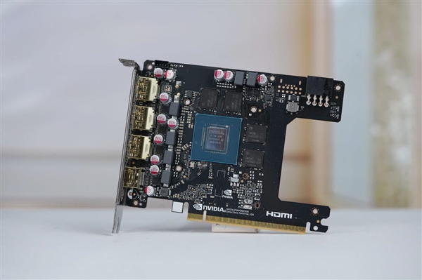 小巧双槽设计 映众RTX 5060曜夜显卡图赏