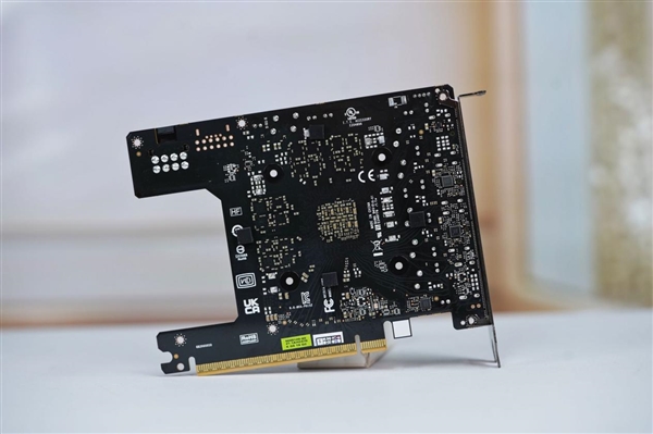 小巧双槽设计 映众RTX 5060曜夜显卡图赏