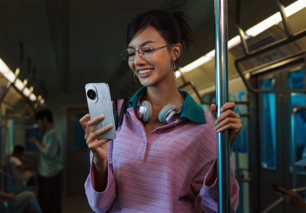 华为nova 14标准版发布：开机就是鸿蒙5 2699元起