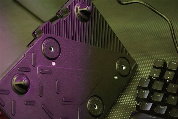 华硕ROG Falcata分体式键盘发布！无线+磁轴、左右可分离