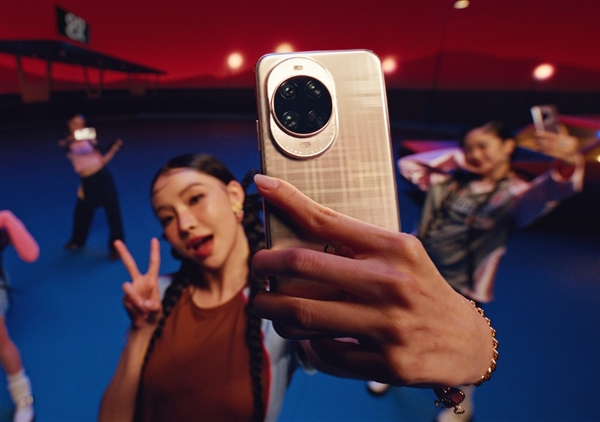 首发麒麟8020！华为nova 14 Ultra维修价格出炉：换屏919元起、电池199元